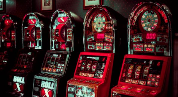 odds of winning a slot machine